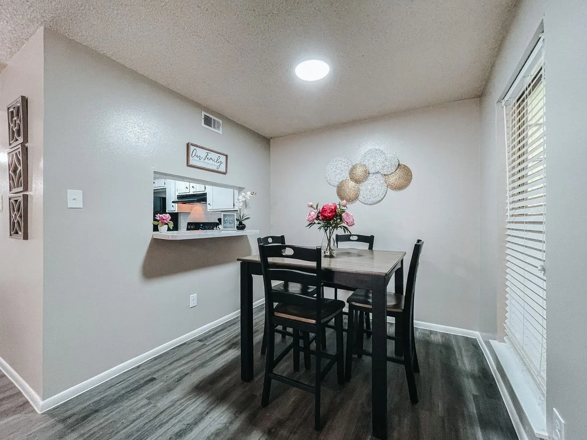 Elevation on Airline Apartments